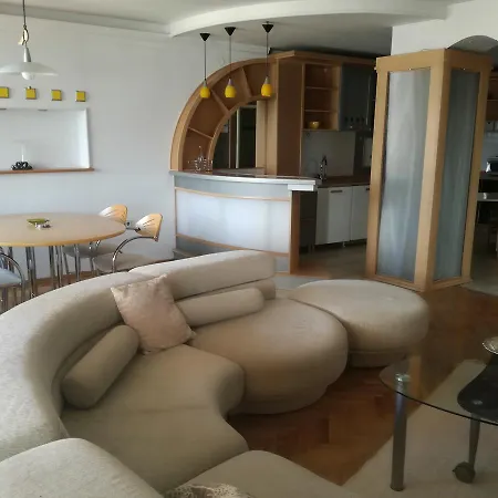 Bela Apartment *